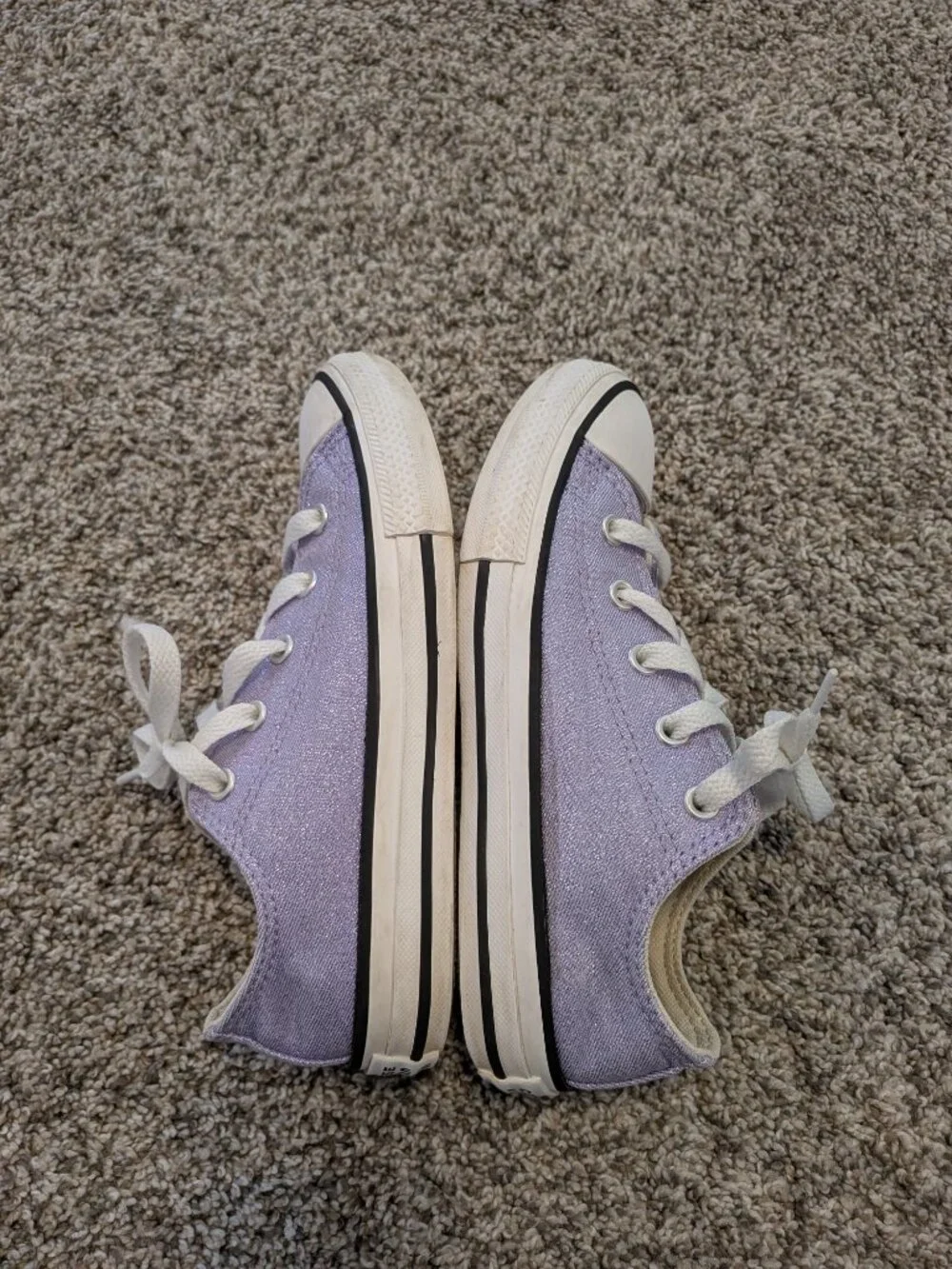 ⭐ Girl's Purple Shimmer Converse size 1 Youth